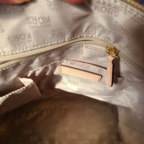 LIKE NEW "MICHAEL KORS" LEATHER TOTE BAG - Picture 5 of 9